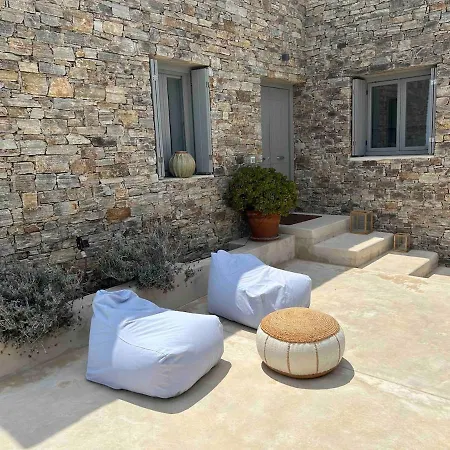 Christina-soros Beach, Villa